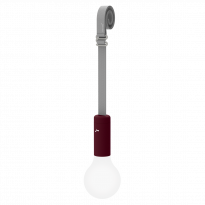 Lampe APLO de Fermob, avec sangle de suspension, Cerise noire