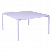 Table CALVI de Fermob, 140 x 140 cm, Guimauve