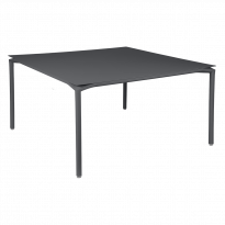 Table CALVI de Fermob, 140 x 140 cm, Carbone 