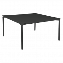 Table CALVI de Fermob, 140 x 140 cm, Réglisse