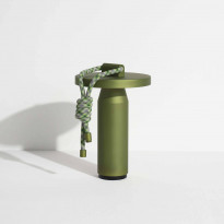 Lampe portable QUASAR de Petite Friture, Vert olive