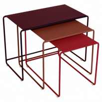 Trilogie de tables basses gigognes OULALA de Fermob, Évasion florale (cerise noire, ocre rouge, piment)